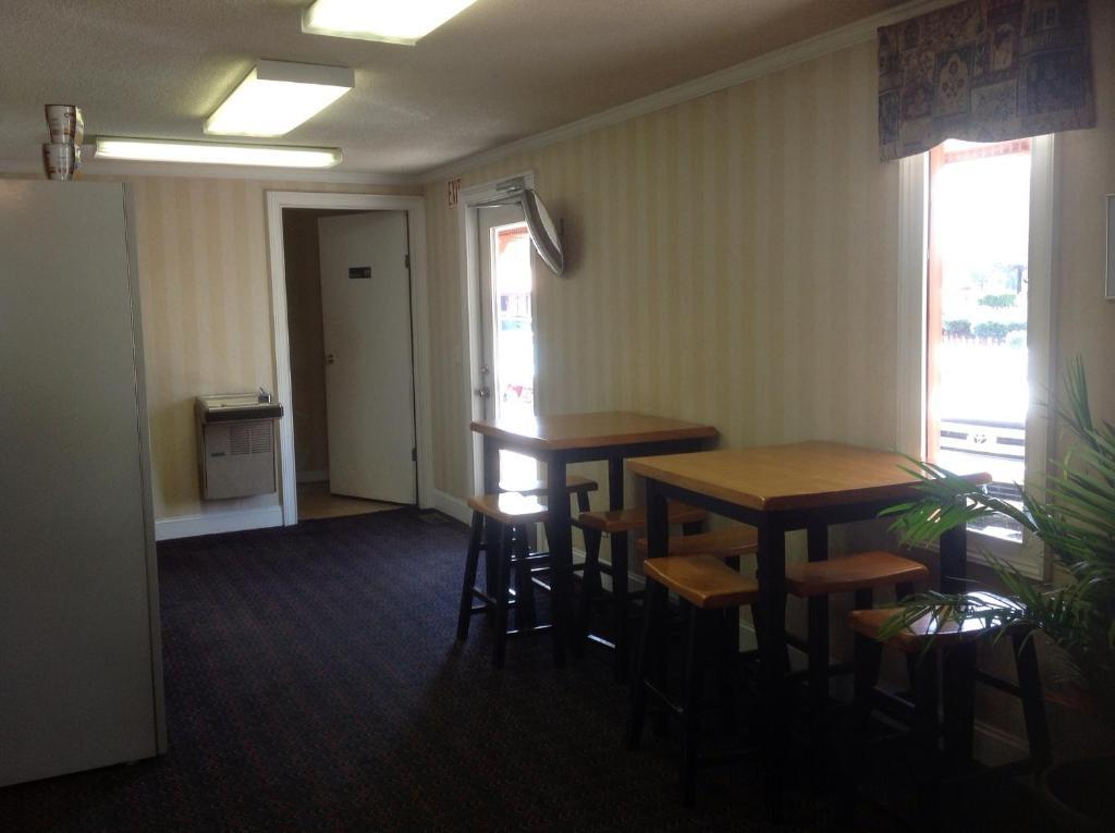 Knights Inn - Cayce Esterno foto