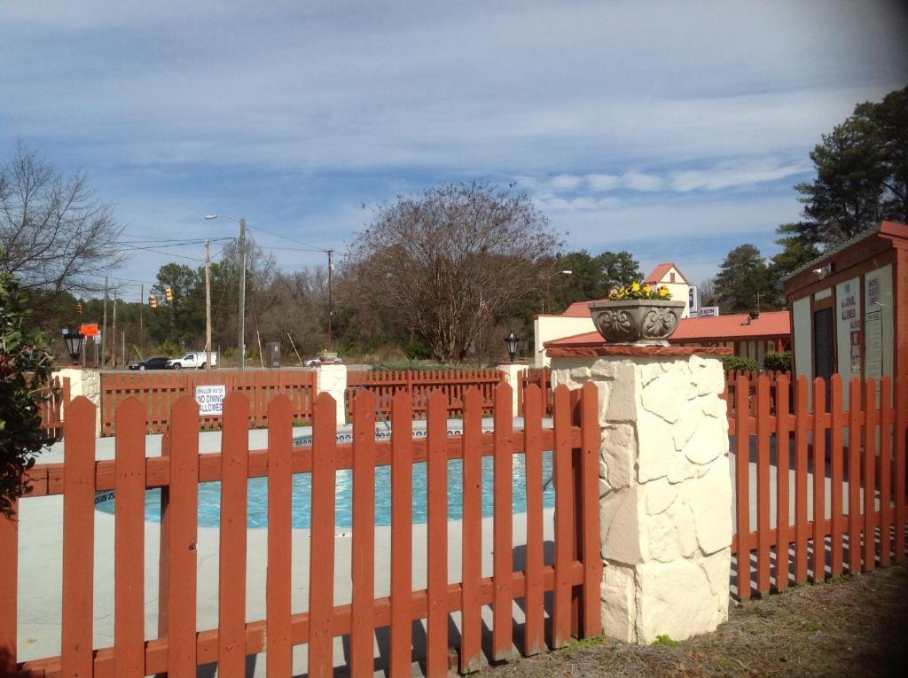 Knights Inn - Cayce Esterno foto