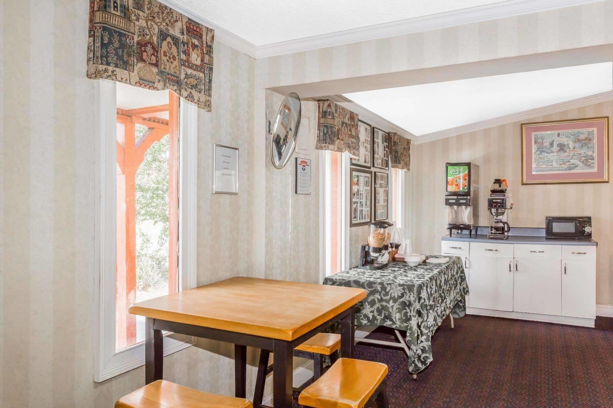 Knights Inn - Cayce Esterno foto